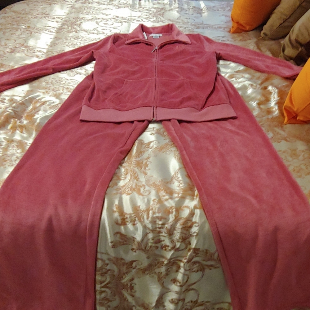 Women's Honey Bunch Velour Outfit